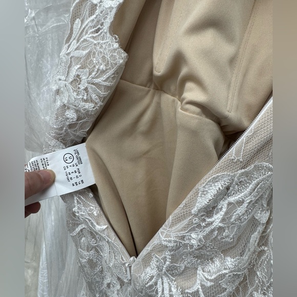 Pronovias Panjin Wedding Gown Size 14 Lace Long Sleeve - Picture 15 of 15